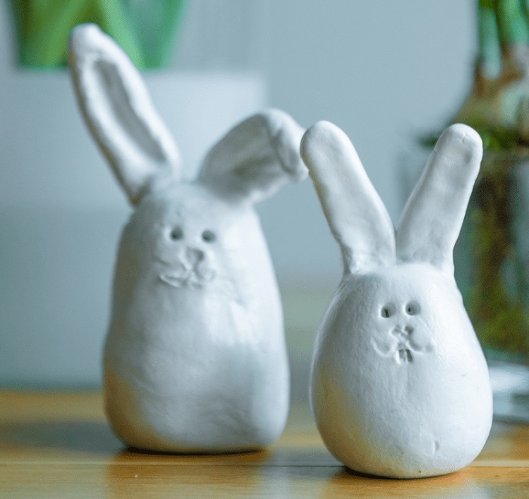 Zelf schattige paashaasjes van klei maken