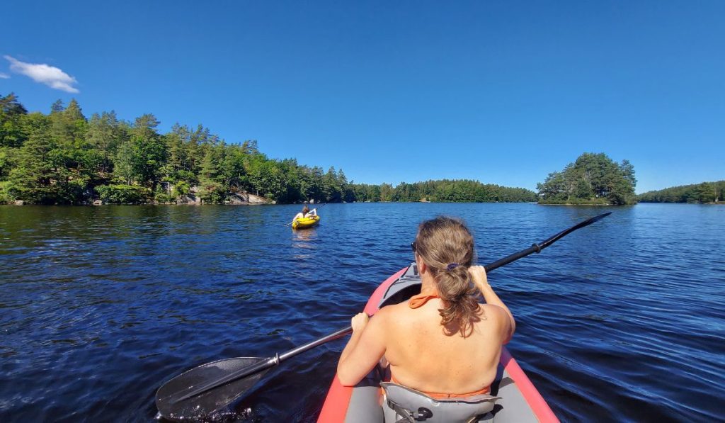kajakken op Blekinge meer bij camping Langasjonas